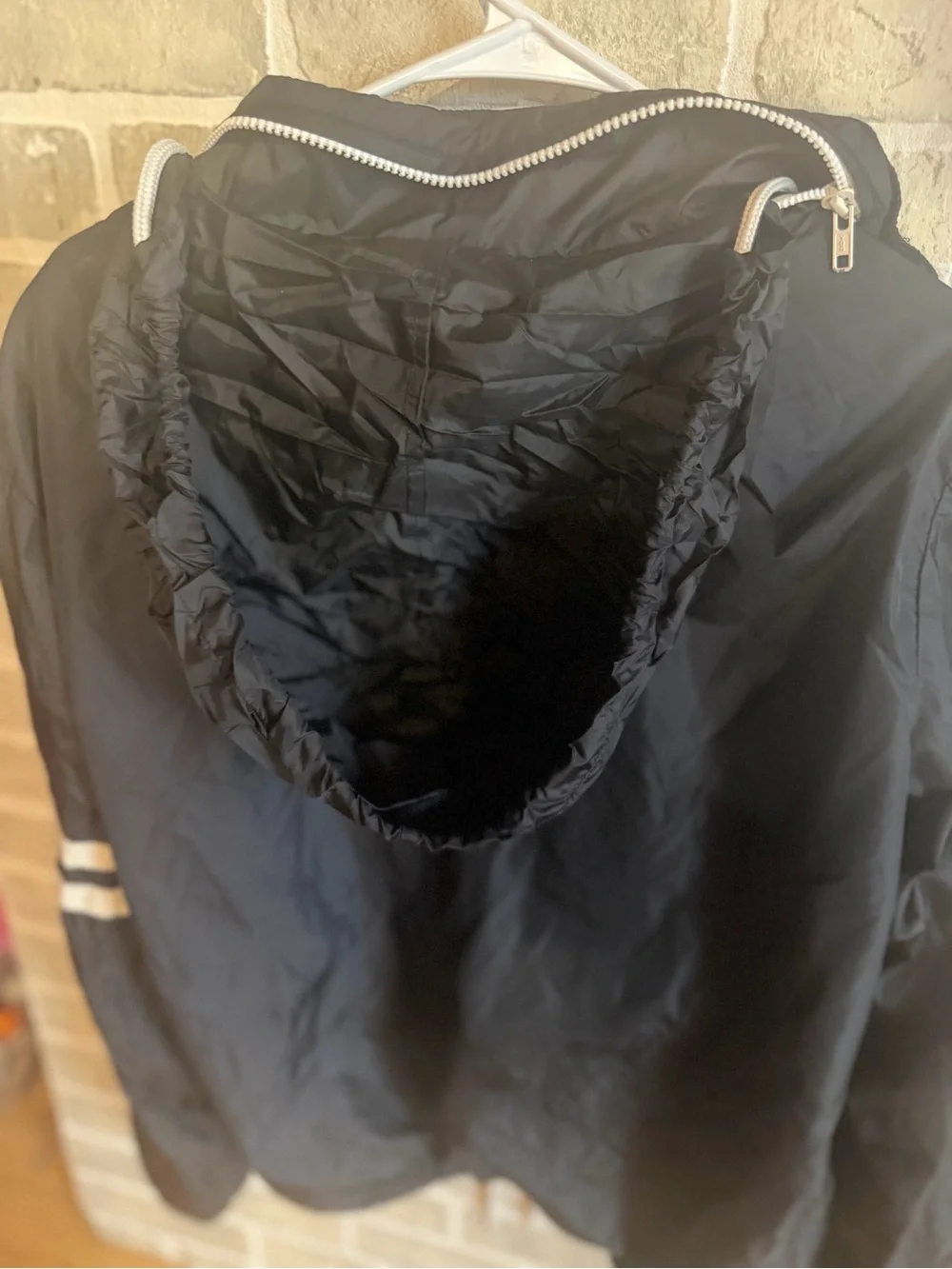 Vintage Aeropostale Hooded Windbreaker Size Medium